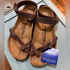 Birkenstock Women's Yara Oiled Leather Flat, size 38. NWT